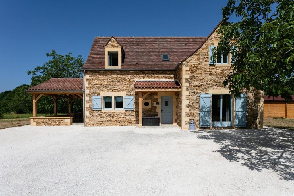 Luxury 3 Bed Home With Heated Swimming Pool Air Con And Boules Pitch Salignac-Eyvigues Exterior photo