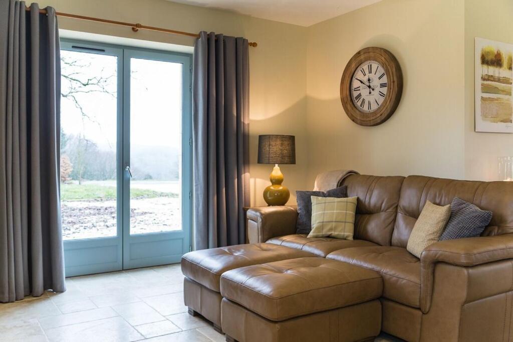 Luxury 3 Bed Home With Heated Swimming Pool Air Con And Boules Pitch Salignac-Eyvigues Exterior photo