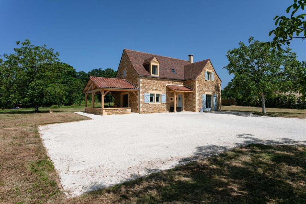 Luxury 3 Bed Home With Heated Swimming Pool Air Con And Boules Pitch Salignac-Eyvigues Exterior photo