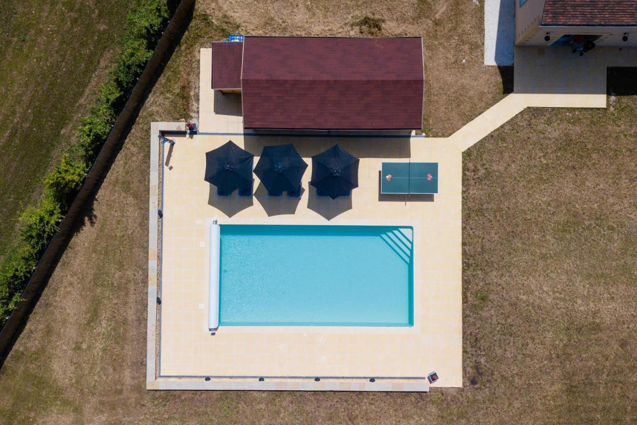 Luxury 3 Bed Home With Heated Swimming Pool Air Con And Boules Pitch Salignac-Eyvigues Exterior photo